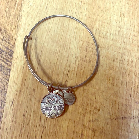 Love swan Alex and ani bracelet - Picture 1 of 3